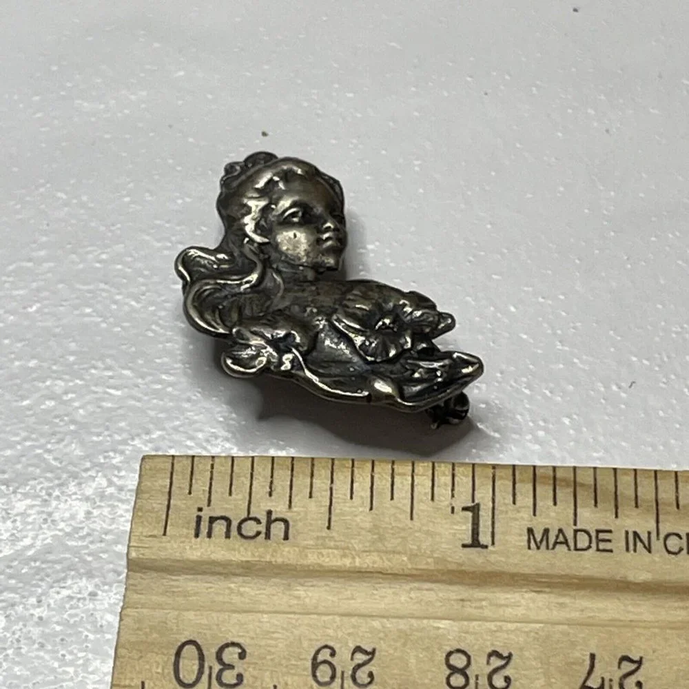 Vintage Art Nouveau Sterling Silver 925 Brooch Charm Pendant Girl Flowers Pretty